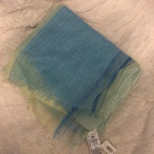 FREE with bundle - Gap scarf